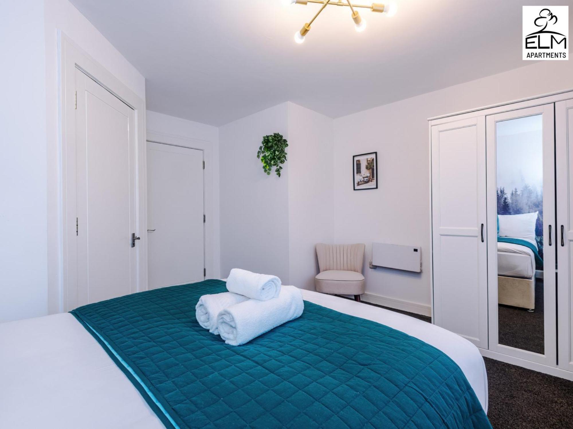 Elm , Collection Of Available Near Media , Free Parking Apartamento