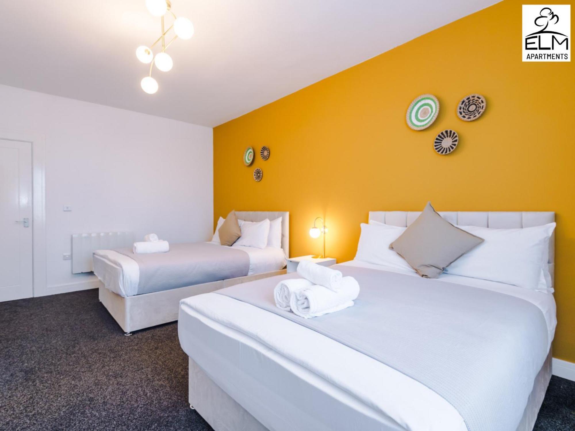 Elm , Collection Of Available Near Media , Free Parking Apartamento