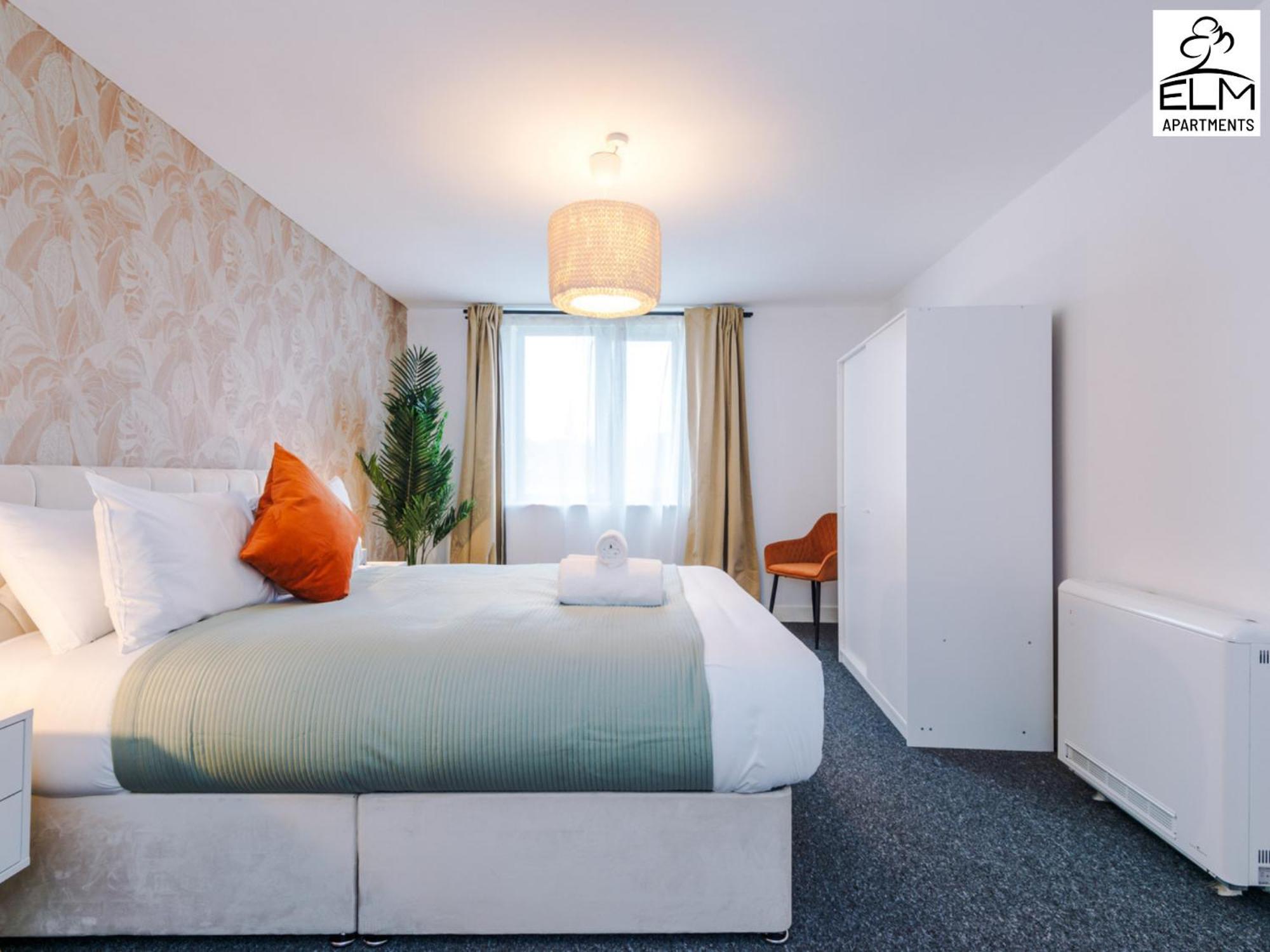 Elm , Collection Of Available Near Media , Free Parking Apartamento